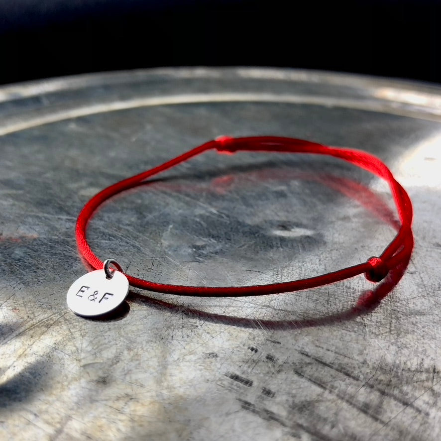 Breites rotes Armband  mit Silberanhänger